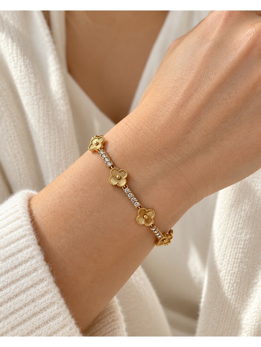 Luxurious Floral Clover Rhinestone Bracelet, 18K Gold Plated